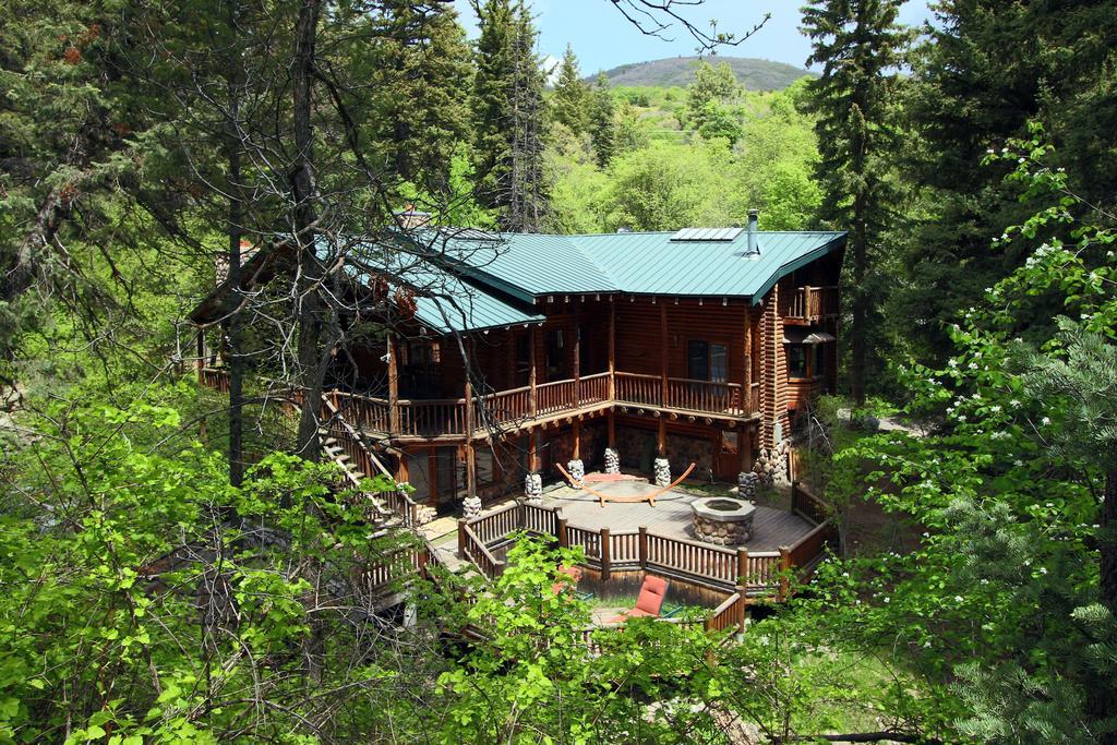 Log Cabin On The Stream Sundance, Utah Exterior photo